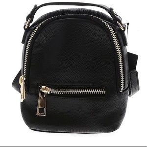 Black with Gold Zippers Forever 21 Purse Pack 💕